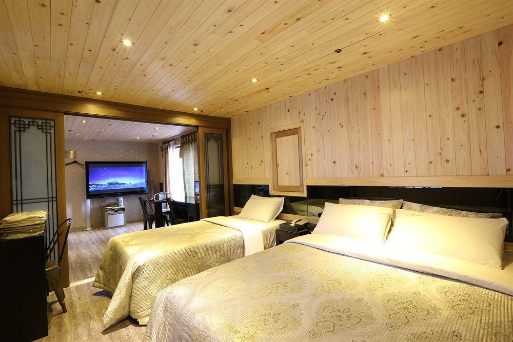 Film 37.2 Hotel Seoul Exterior photo