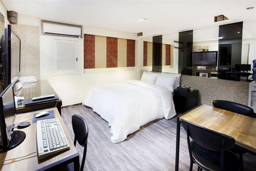 Film 37.2 Hotel Seoul Exterior photo