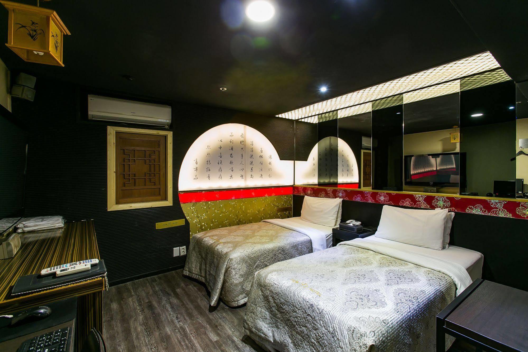 Film 37.2 Hotel Seoul Exterior photo