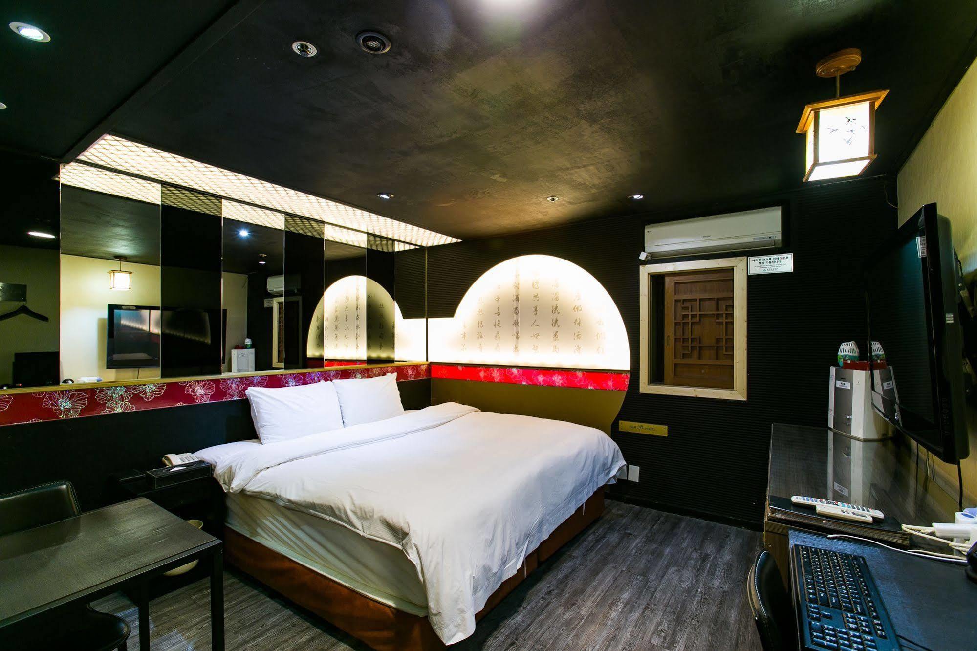 Film 37.2 Hotel Seoul Exterior photo