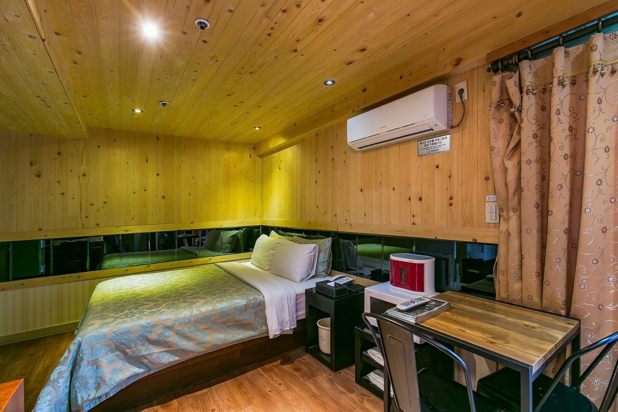 Film 37.2 Hotel Seoul Exterior photo